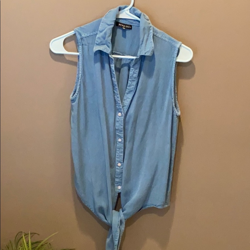 Sleeveless button down